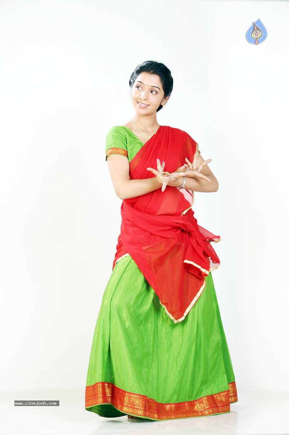 Krithika Krishnan Gallery - 20 / 31 photos