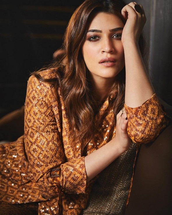 Kriti Sanon Stills - 5 / 18 photos