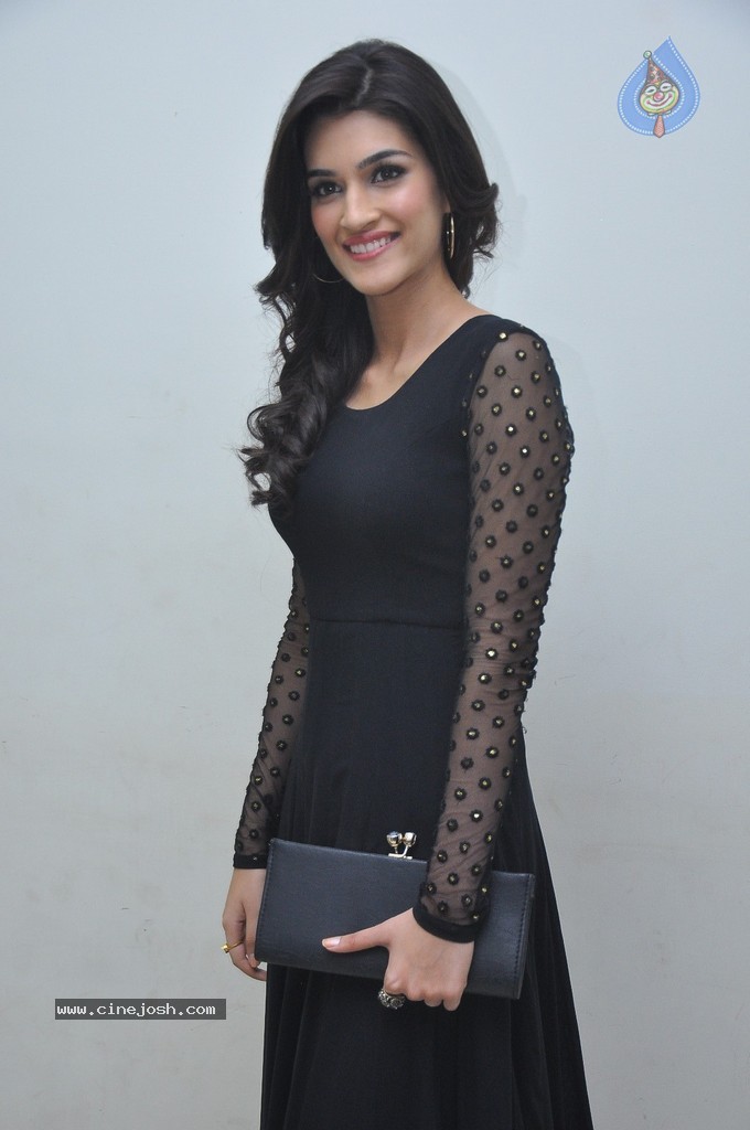 Kriti Sanon Stills - 8 / 43 photos