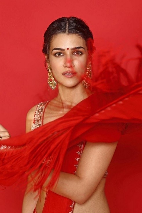 Kriti Sanon Stills - 5 / 6 photos