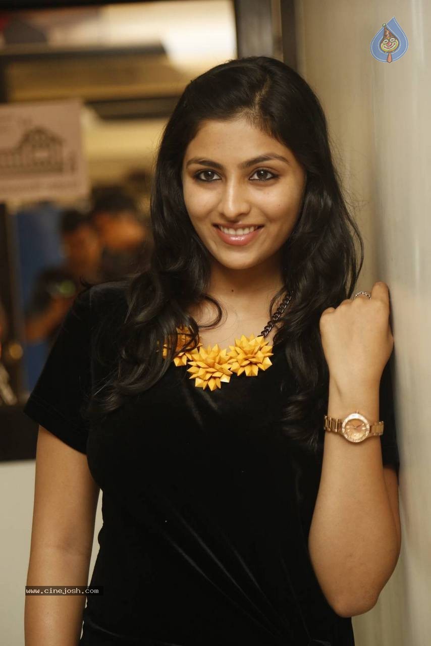 Kruthika Jayakumar Photos - 35 / 45 photos