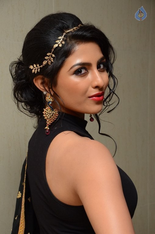 Kruthika Latest Photos - 26 / 40 photos