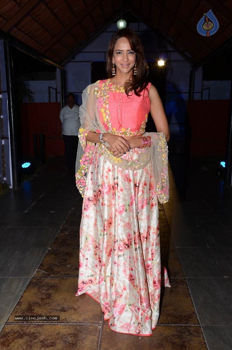 Lakshmi Manchu Pics - 33 / 53 photos