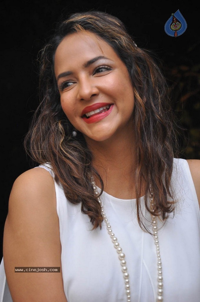 Lakshmi Manchu Stills - 11 / 31 photos