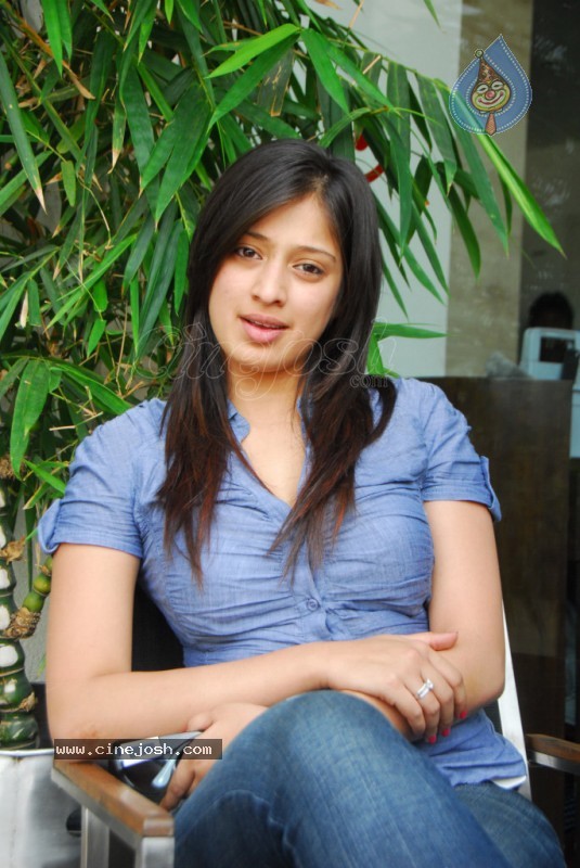 Lakshmi Rai Latest Pics - 38 / 58 photos