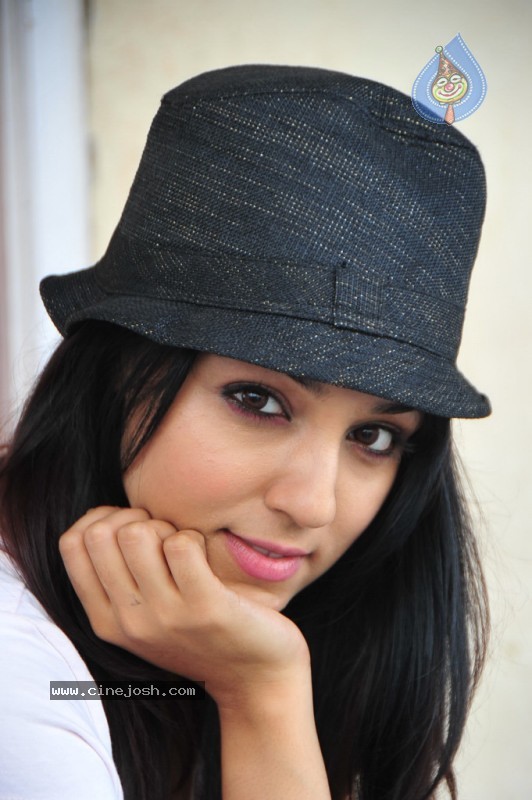 Lekha Washington New Stills - 11 / 60 photos