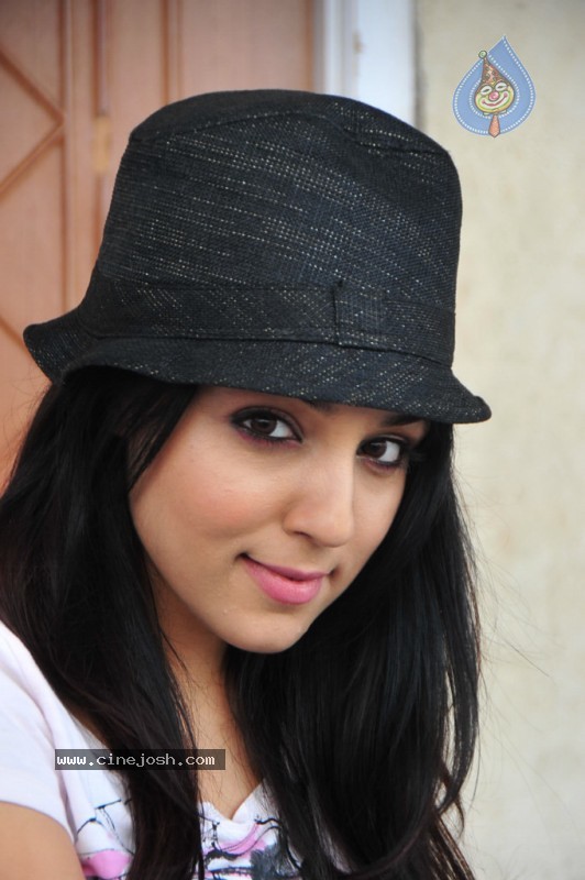 Lekha Washington New Stills - 48 / 60 photos