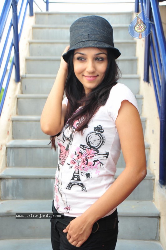 Lekha Washington New Stills - 57 / 60 photos