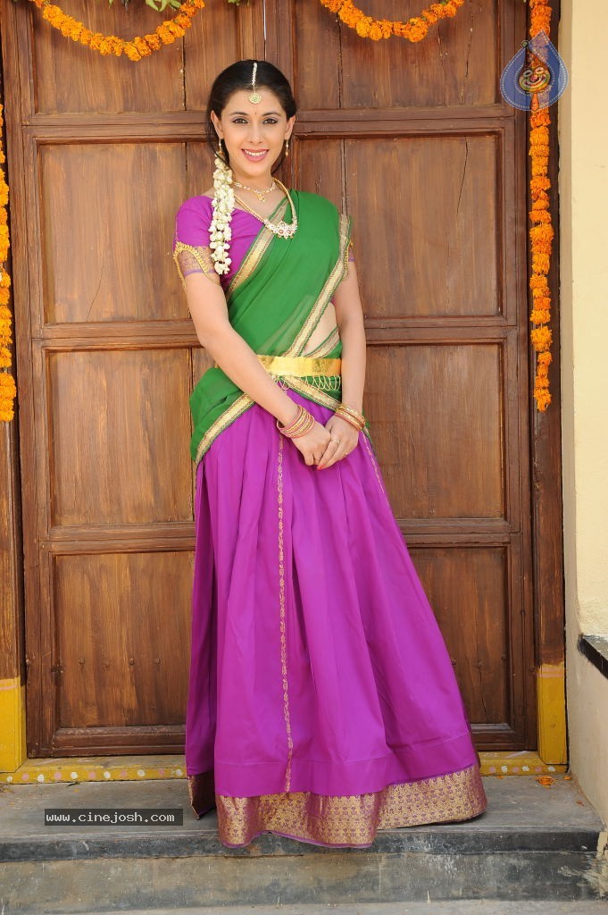 Maanasi Cute Stills - 52 / 69 photos