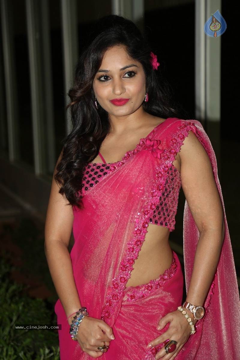 Madhavi Latha Photos - 3 / 51 photos