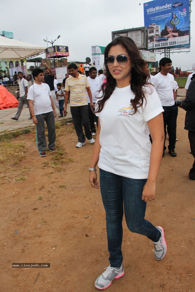 Madhu Shalini Gallery - 14 / 48 photos