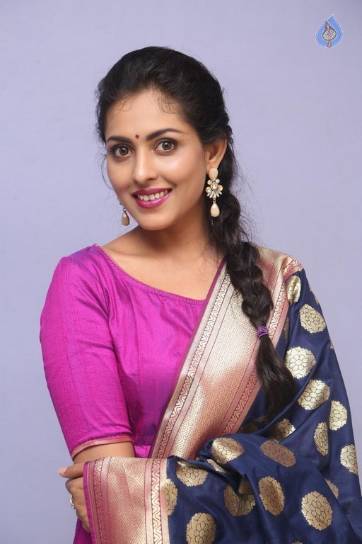 Madhu Shalini Photos - 15 / 42 photos