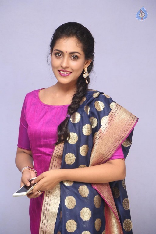 Madhu Shalini Photos - 31 / 42 photos