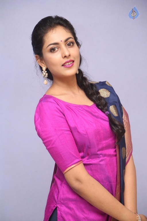 Madhu Shalini Photos - 32 / 42 photos