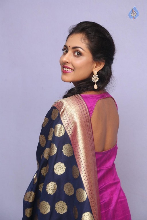 Madhu Shalini Photos - 33 / 42 photos