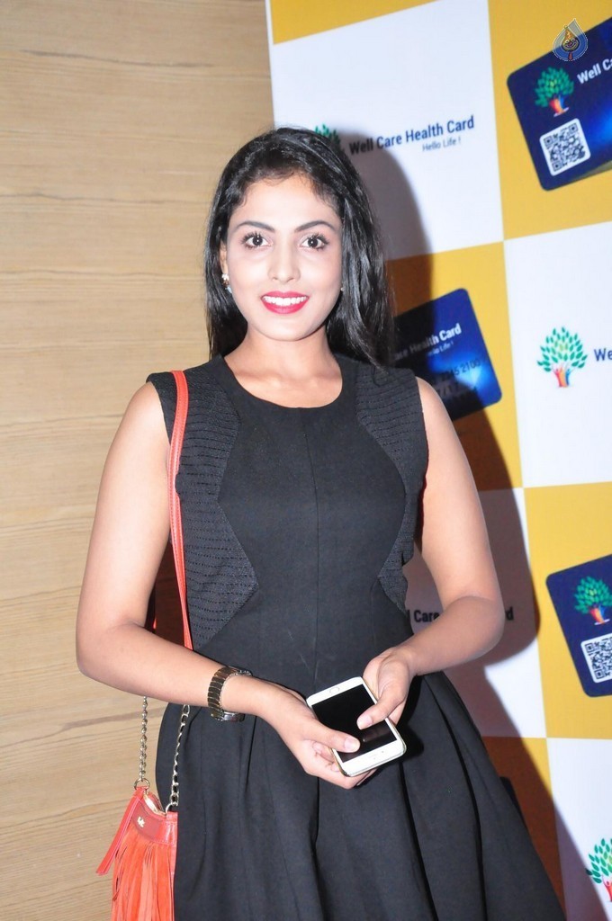 Madhu Shalini Photos - 7 / 21 photos