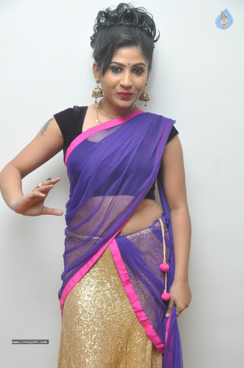 Madhulagna Das Stills - 17 / 39 photos