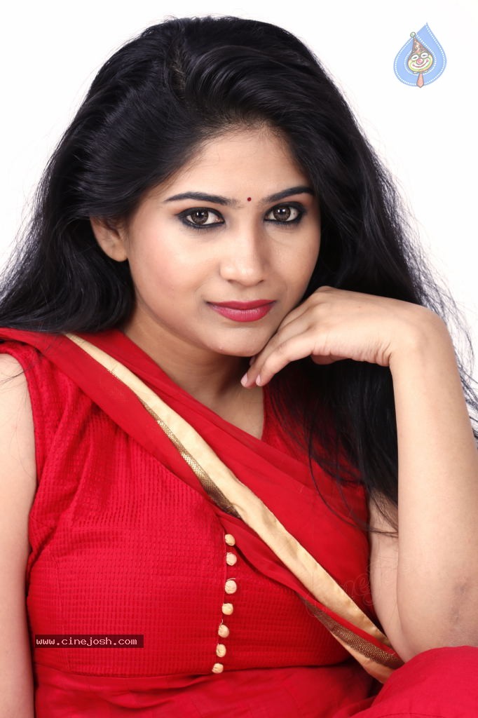 Madhulagna Das Stills - 32 / 37 photos