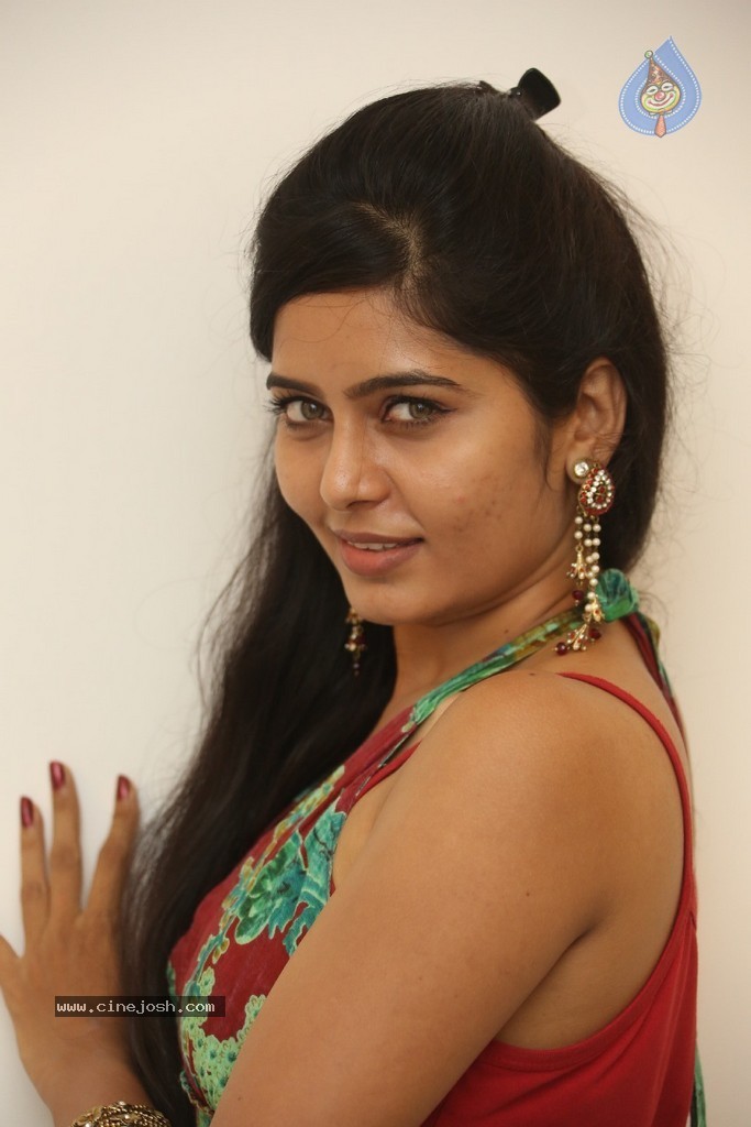 Madhumitha Gallery - 20 / 93 photos