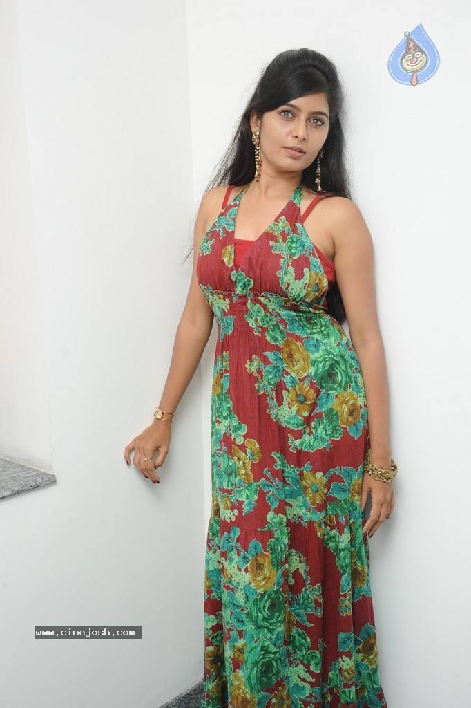 Madhumitha Gallery - 21 / 93 photos