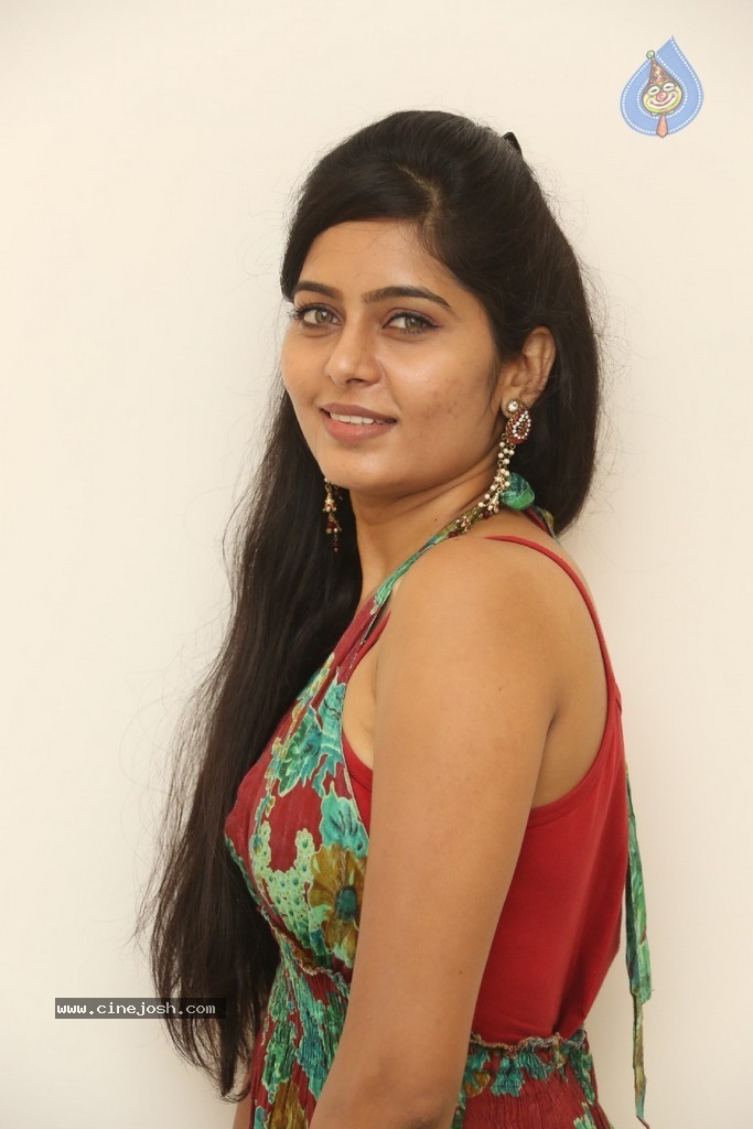 Madhumitha Gallery - 49 / 93 photos