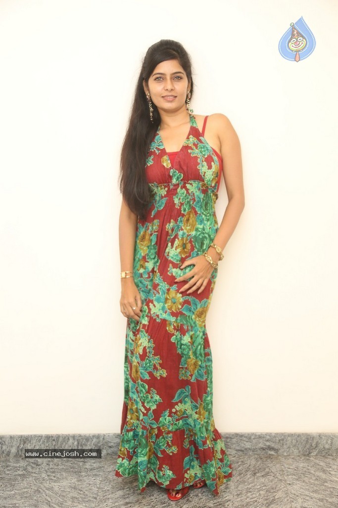 Madhumitha Gallery - 55 / 93 photos