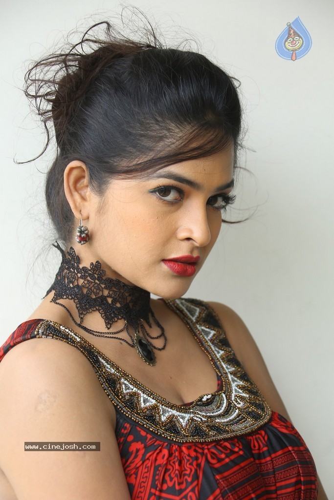 Madhumitha Hot Gallery - 15 / 117 photos