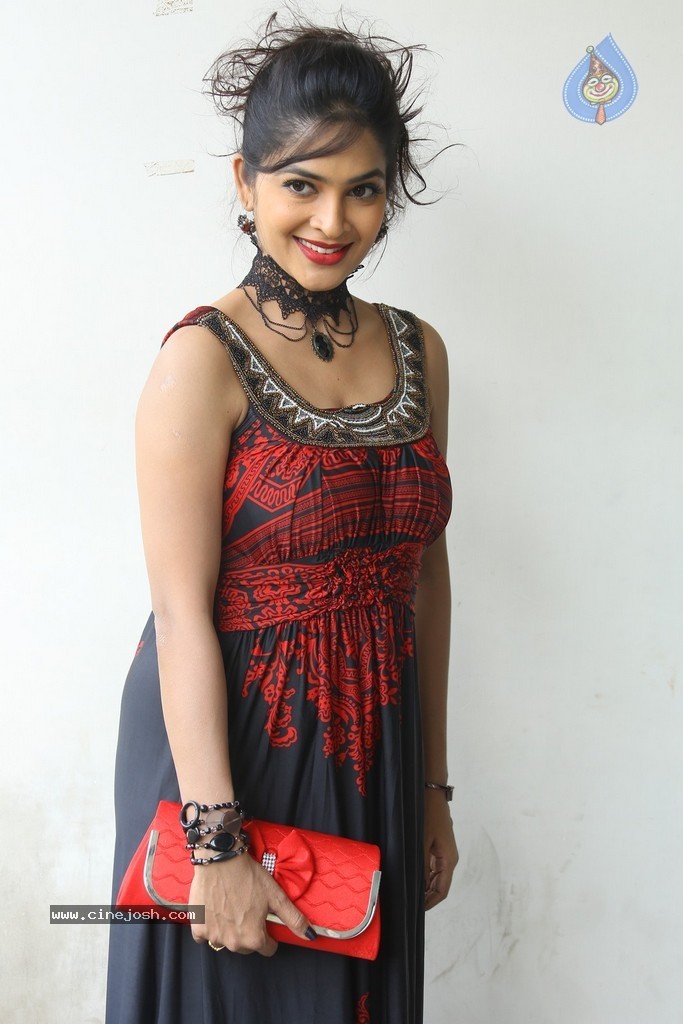 Madhumitha Hot Gallery - 57 / 117 photos