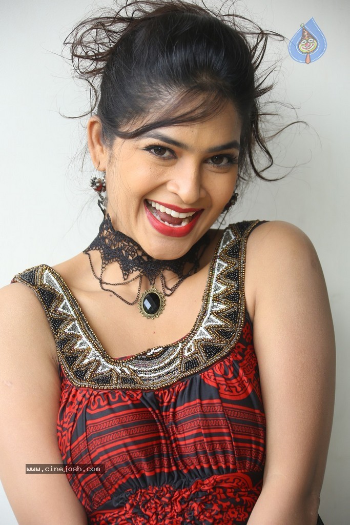 Madhumitha Hot Gallery - 62 / 117 photos