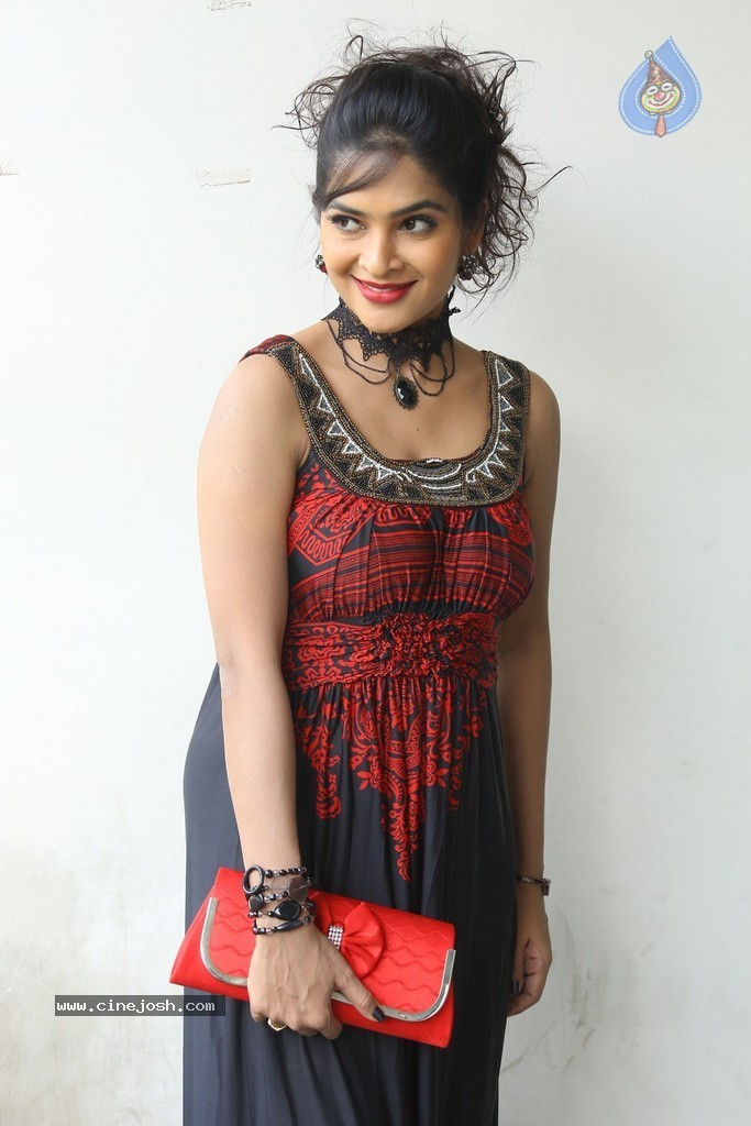 Madhumitha Hot Gallery - 63 / 117 photos