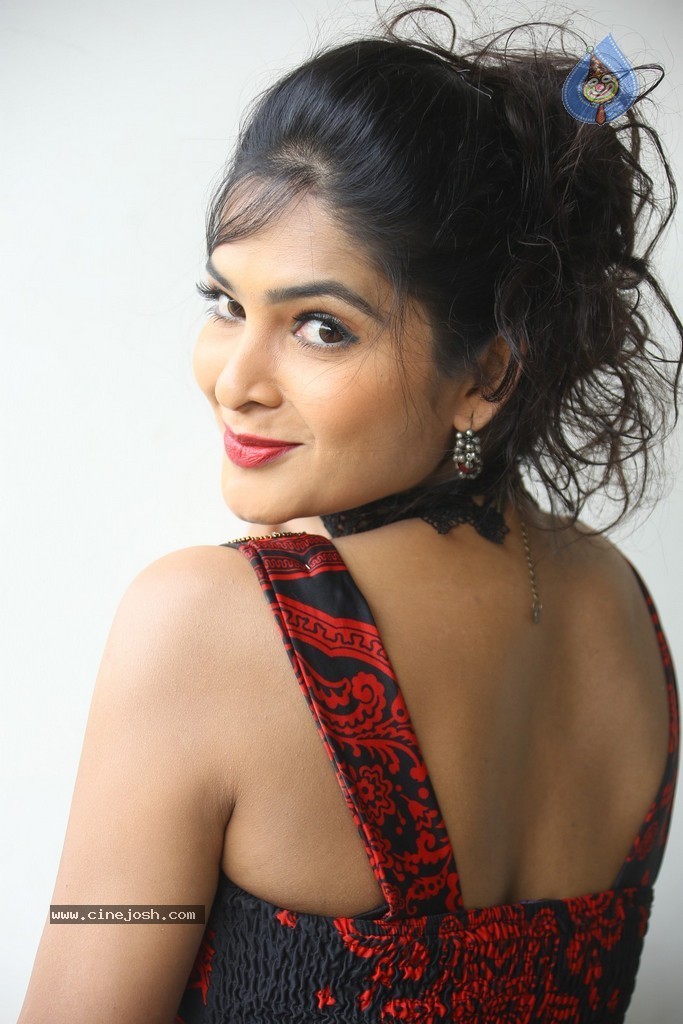 Madhumitha Hot Gallery - 80 / 117 photos