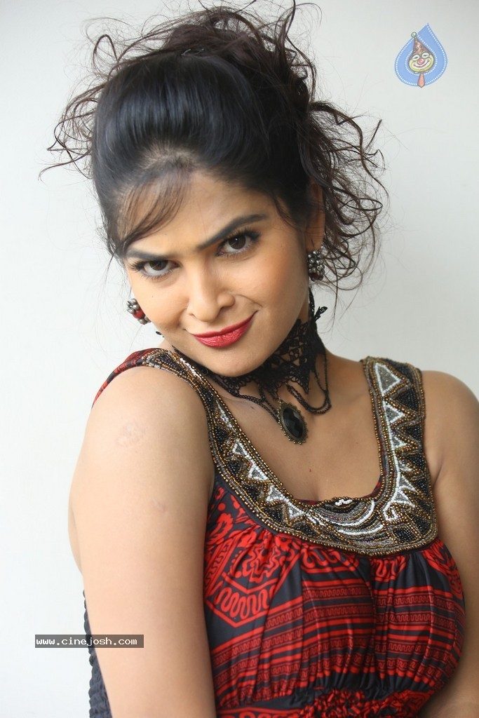 Madhumitha Hot Gallery - 97 / 117 photos