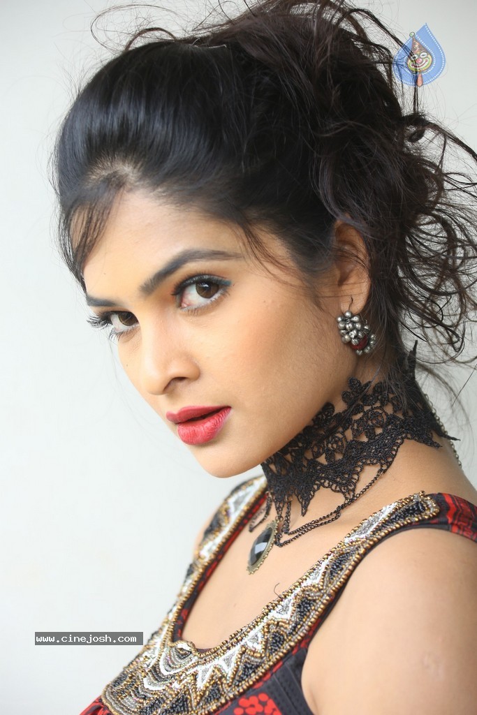 Madhumitha Hot Gallery - 107 / 117 photos