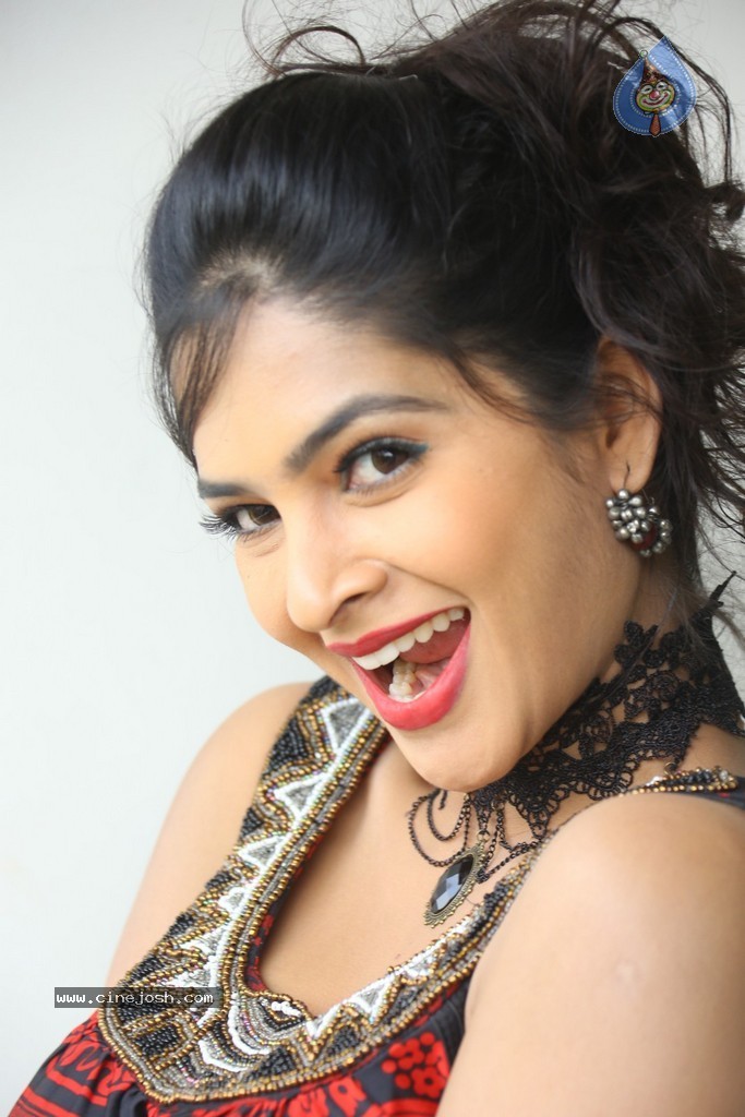 Madhumitha Hot Gallery - 116 / 117 photos