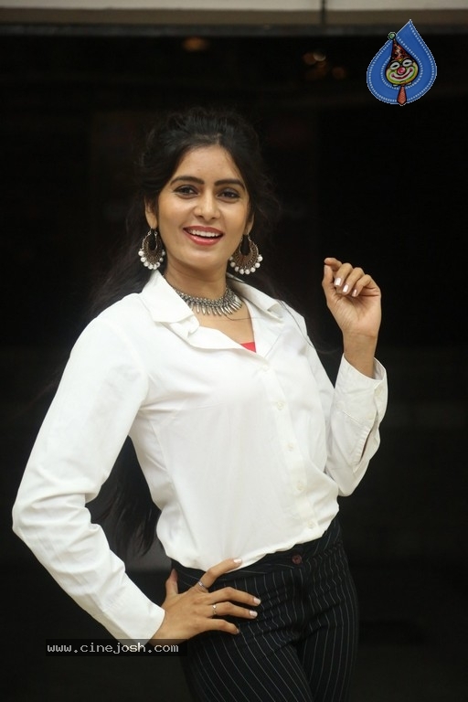 Madhumitha Krishna Stills - 31 / 39 photos