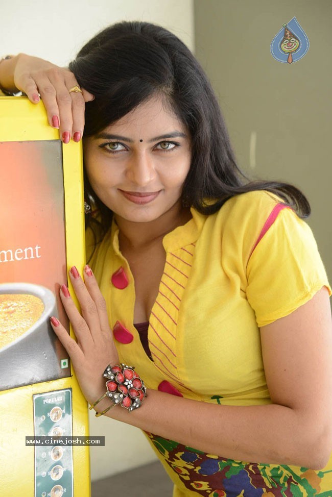 Madhumitha Stills - 26 / 38 photos