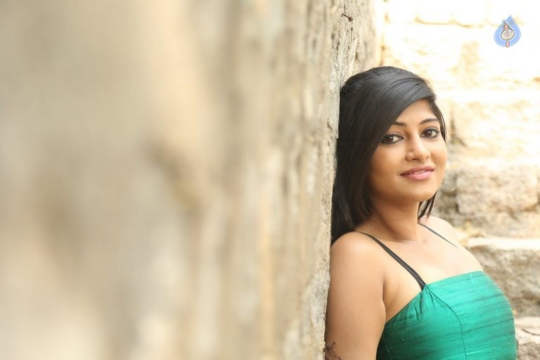 Madhura Photos - 15 / 60 photos