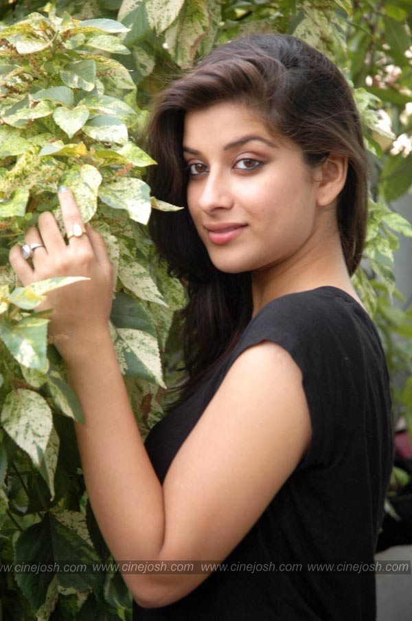 Madhurima - 66 / 122 photos