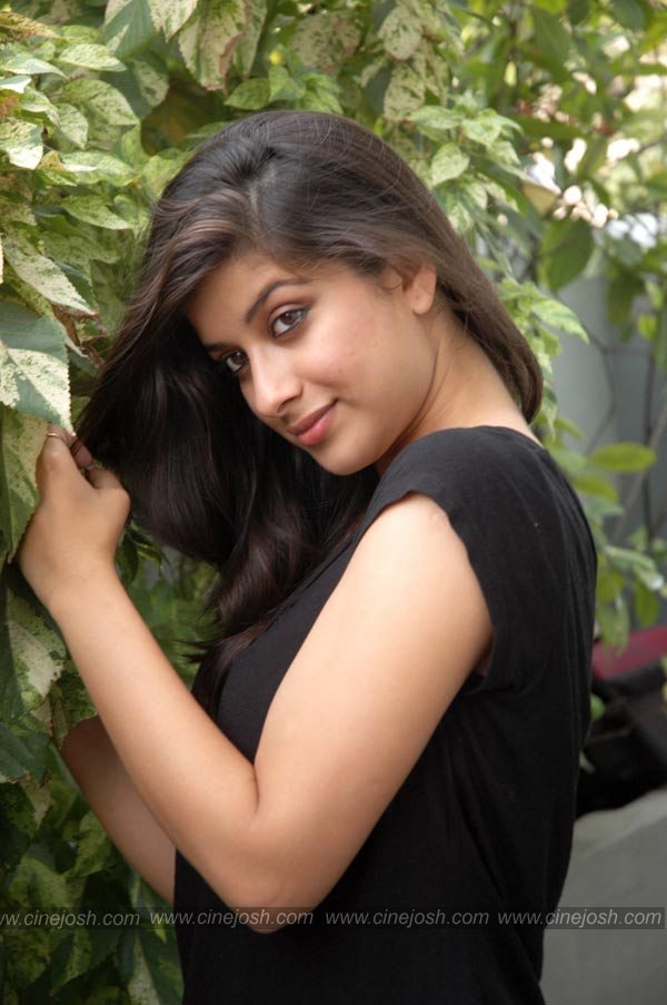 Madhurima - 68 / 122 photos