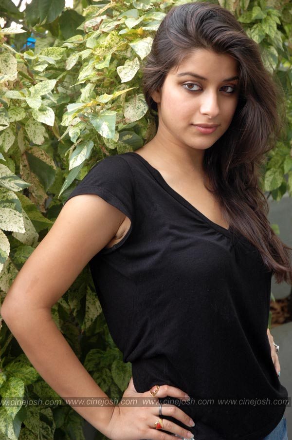 Madhurima - 70 / 122 photos