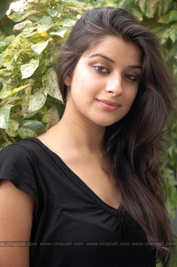 Madhurima - 71 / 122 photos