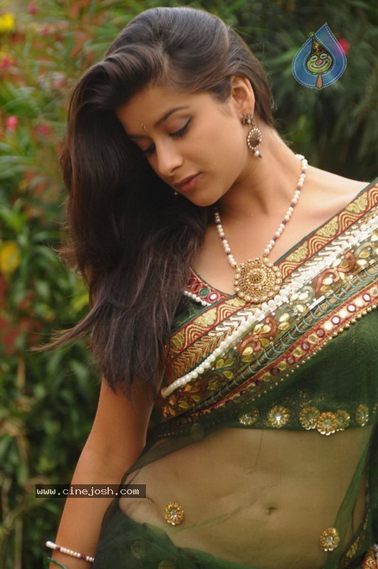 Madhurima - Mouna Ragam Movie - 20 / 66 photos