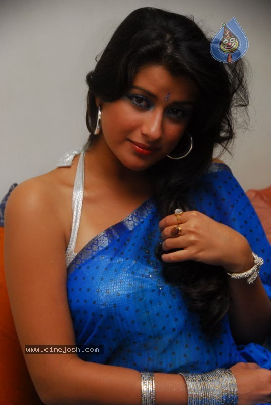 Madhurima Latest Photo Gallery - 5 / 40 photos