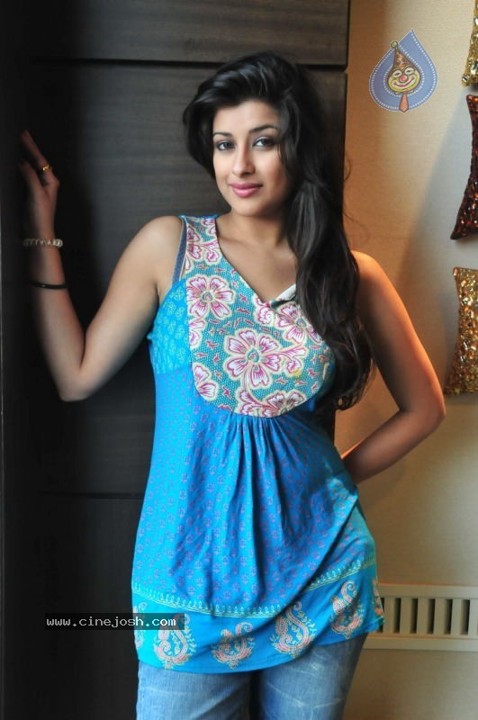 Madhurima Latest Photos - 12 / 108 photos