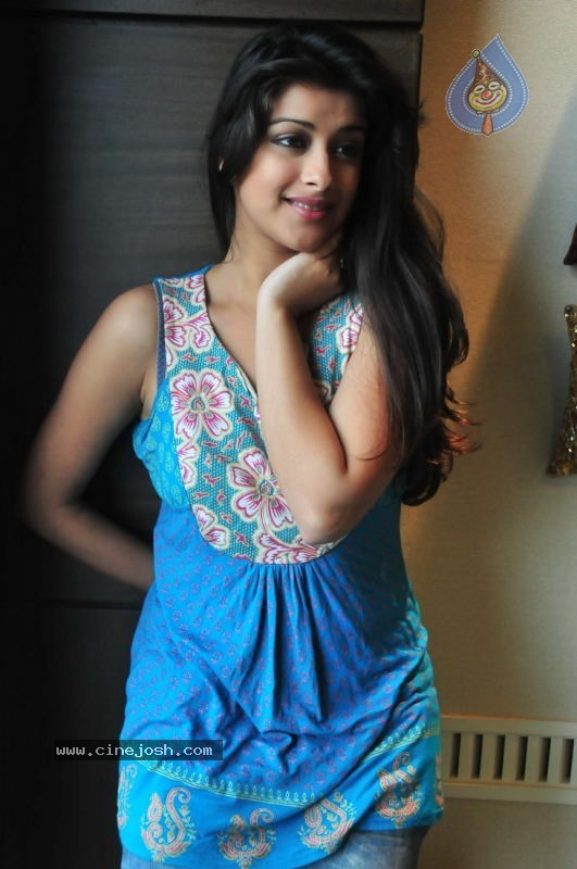 Madhurima Latest Photos - 18 / 108 photos