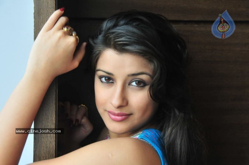 Madhurima Latest Photos - 92 / 108 photos