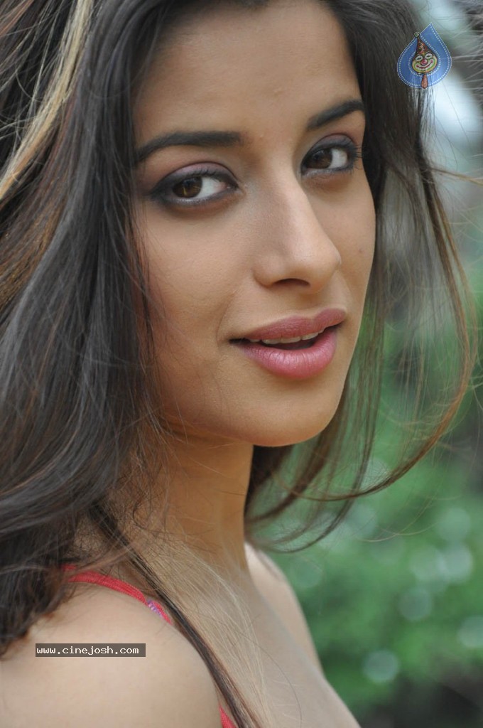 Madhurima Latest Photos - 34 / 41 photos