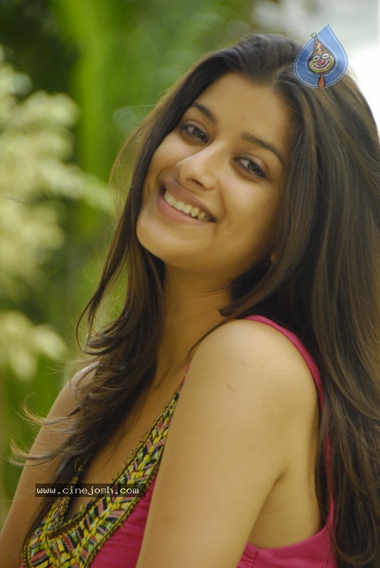 Madhurima Latest Stills - 22 / 75 photos