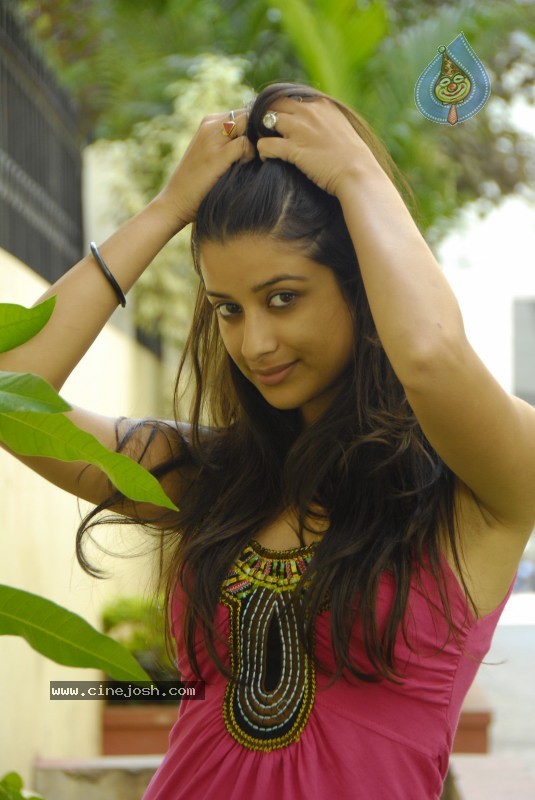 Madhurima Latest Stills - 25 / 75 photos