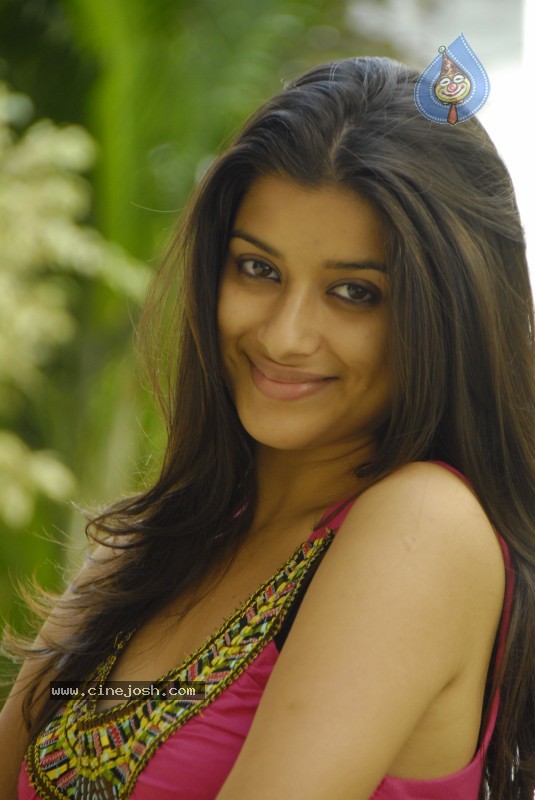 Madhurima Latest Stills - 41 / 75 photos